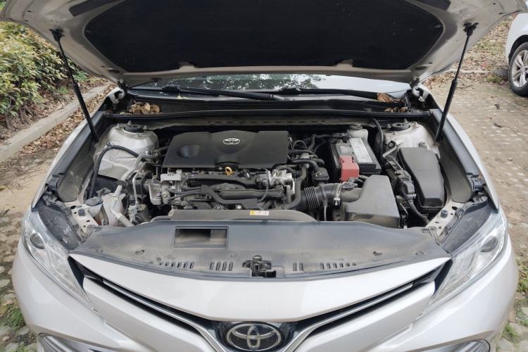 Used Toyota Camry 2019 2.0G Luxury Edition China VI Standard Engine Bay