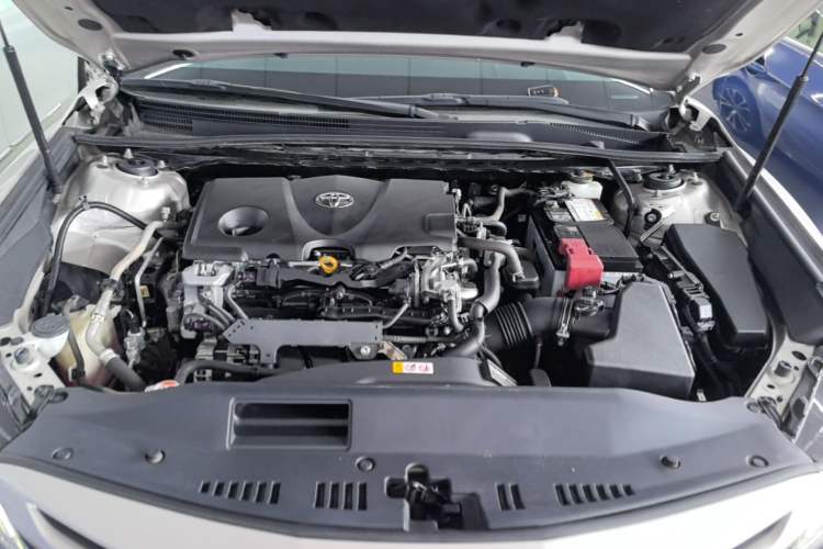 Used Toyota Camry 2019 2.5S FENGSHANG Version China VI Standard Engine Bay