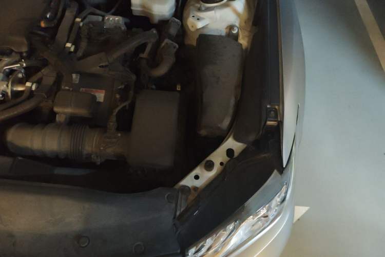 Used Toyota Camry 2019 Dual-Engine 2.5 HG Luxury Edition China V Standard Engine Bay Left