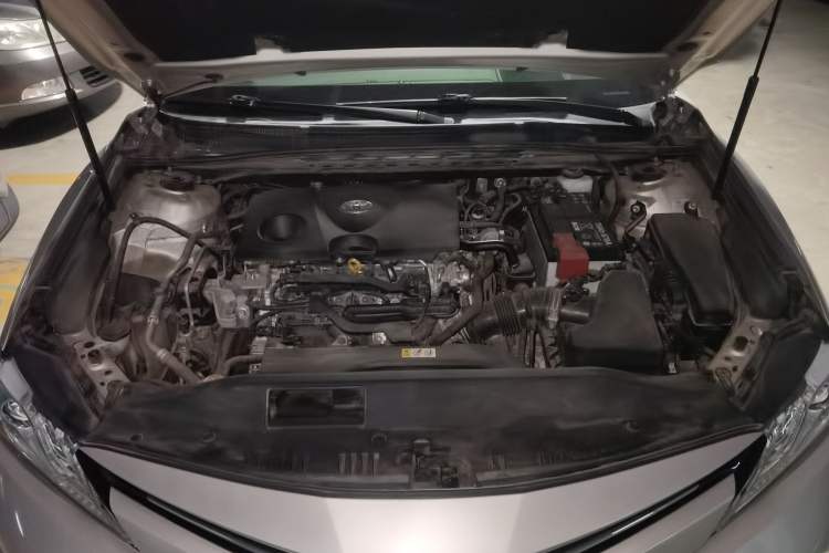 Used Toyota Camry 2019 Revised Version 2.0G Luxury Edition Engine Bay