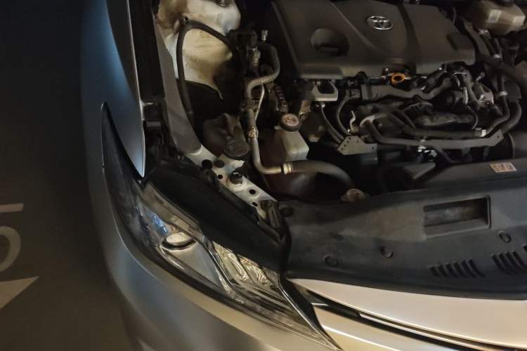 Used Toyota Camry 2019 Dual-Engine 2.5 HG Luxury Edition China V Standard Engine Bay Right
