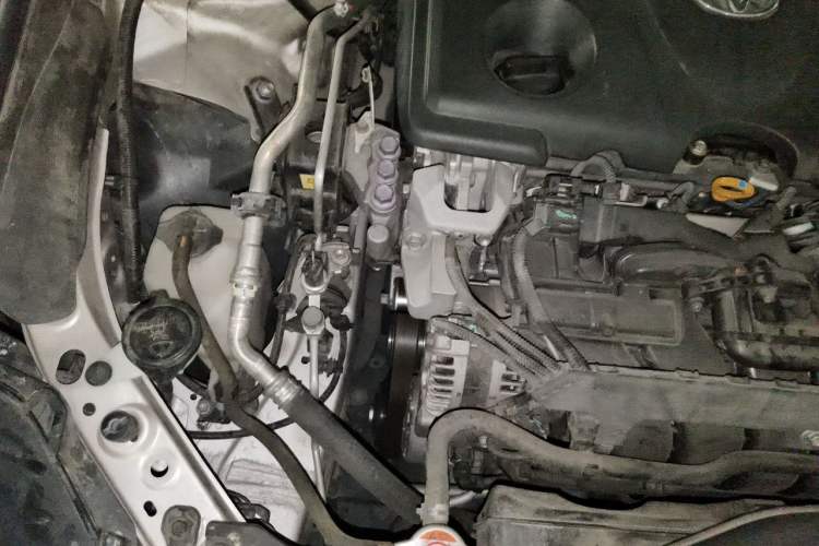 Used Toyota Camry 2019 2.5G Luxury Edition China VI Standard Engine Bay Right