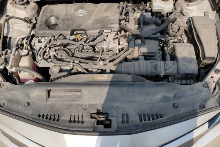 Used Toyota Camry 2019 Dual-Engine 2.5 HG Luxury Edition China VI Standard Engine Bay