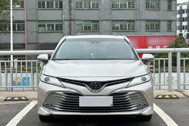 Used Toyota Camry 2019 Revised Version 2.0G Luxury Edition Exterior 2