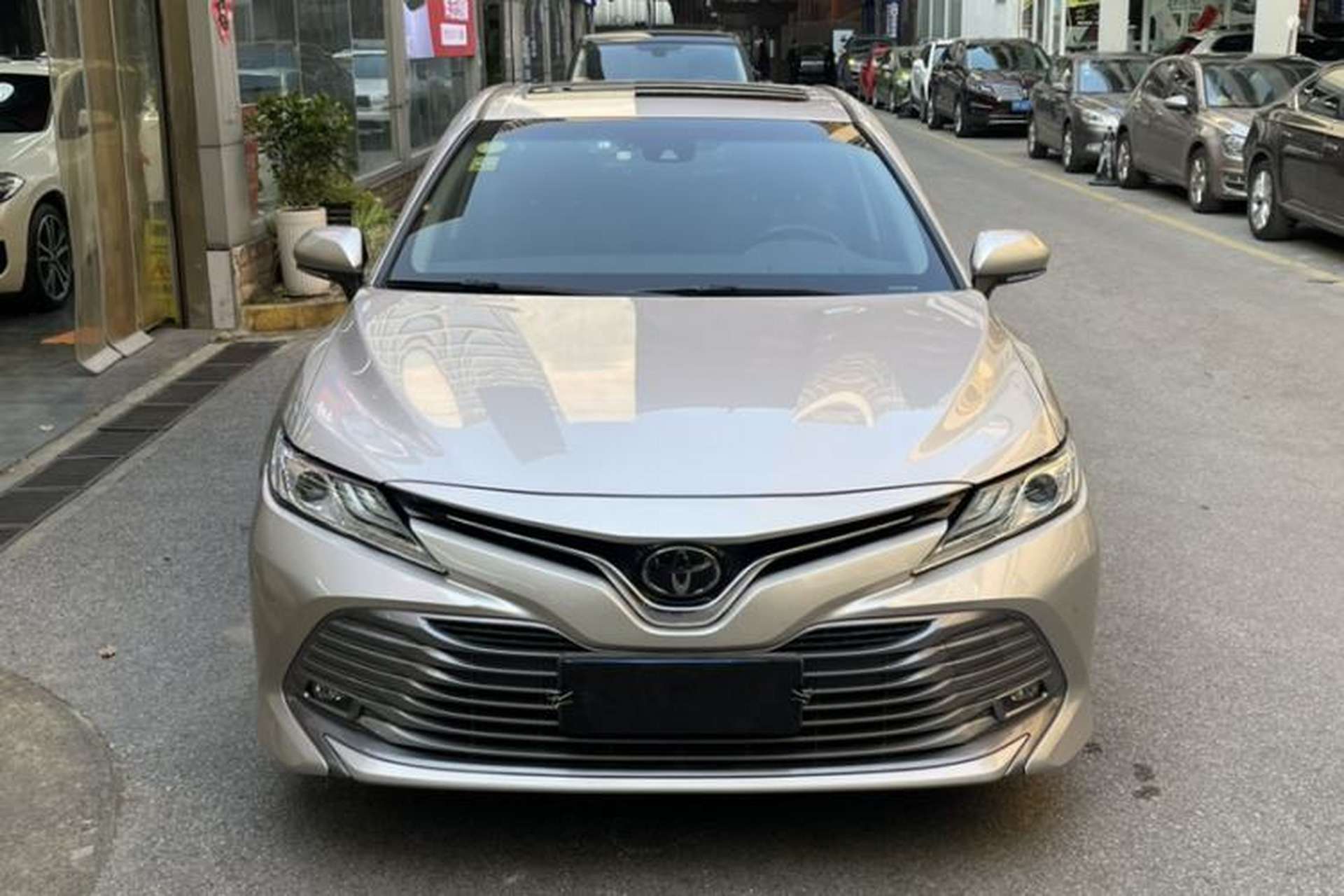 Used Toyota Camry 2019 2.0G Luxury Edition China VI Standard Exterior 3