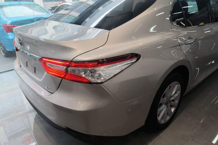 Used Toyota Camry 2019 2.0G Luxury Edition China VI Standard Exterior 3
