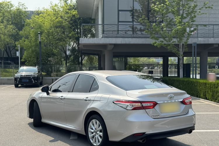 Used Toyota Camry 2019 2.0G Luxury Edition China VI Standard Exterior 3