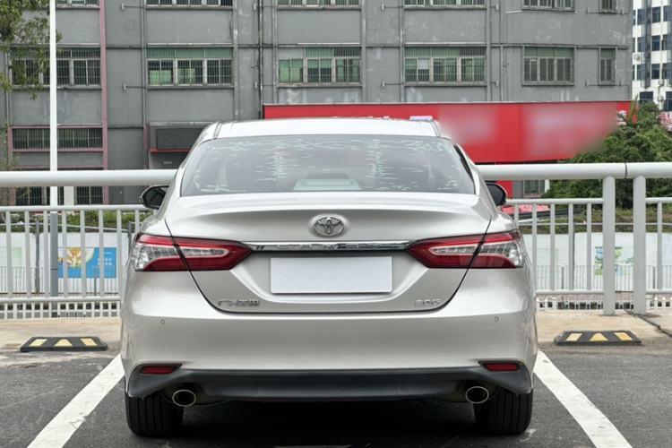 Used Toyota Camry 2019 Revised Version 2.0G Luxury Edition Exterior 5