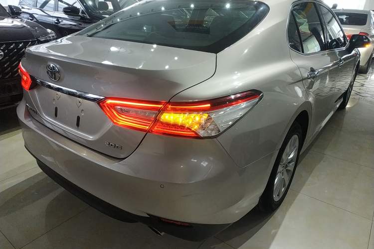 Used Toyota Camry 2019 2.0G Luxury Edition China VI Standard Exterior 5