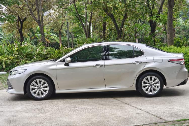 Used Toyota Camry 2019 2.0G Luxury Edition China VI Standard Exterior 6