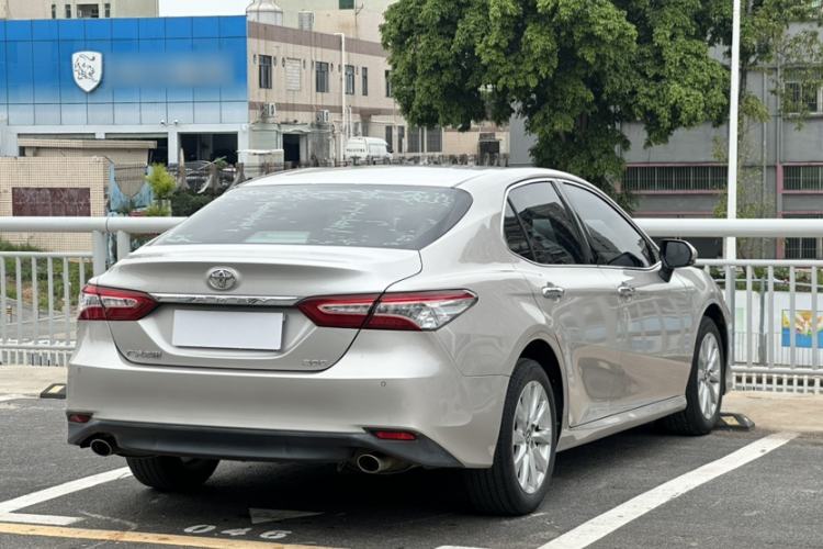 Used Toyota Camry 2019 Revised Version 2.0G Luxury Edition Exterior 6