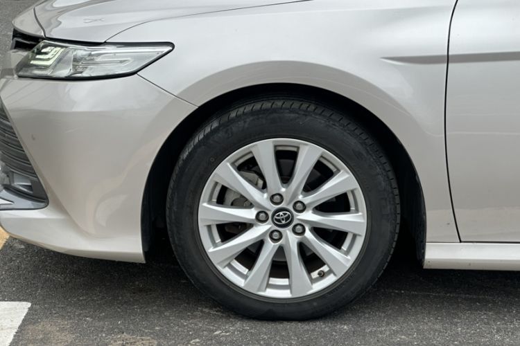 Used Toyota Camry 2019 Revised Version 2.0G Luxury Edition Exterior 8