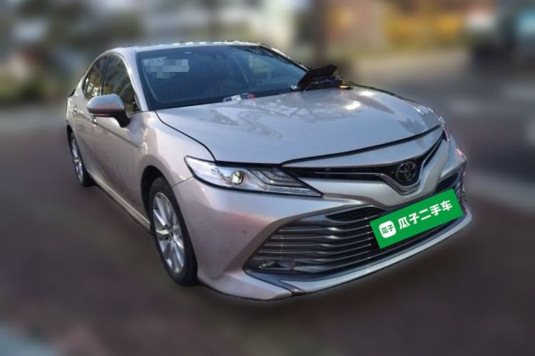 Used Toyota Camry 2019 Revised Version 2.0G Luxury Edition Front Right 45 Deg