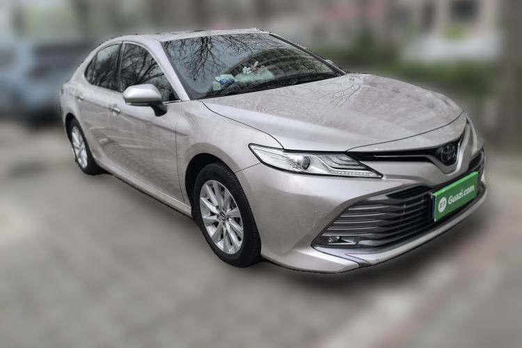 Used Toyota Camry 2019 Revised Version 2.0G Luxury Edition Front Right 45 Deg