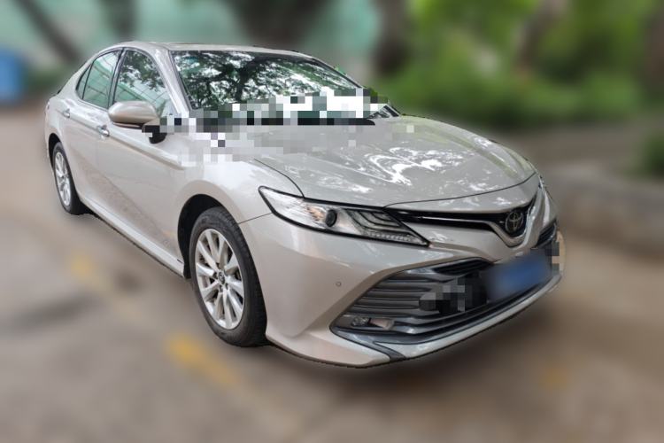 Used Toyota Camry 2019 Revised Version 2.0G Luxury Edition Front Right 45 Deg
