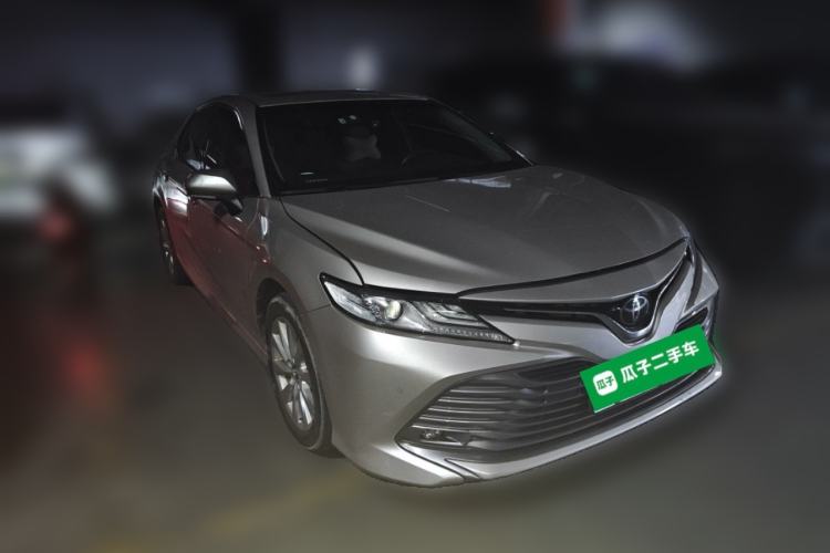 Used Toyota Camry 2019 Revised Version 2.0G Luxury Edition Front Right 45 Deg