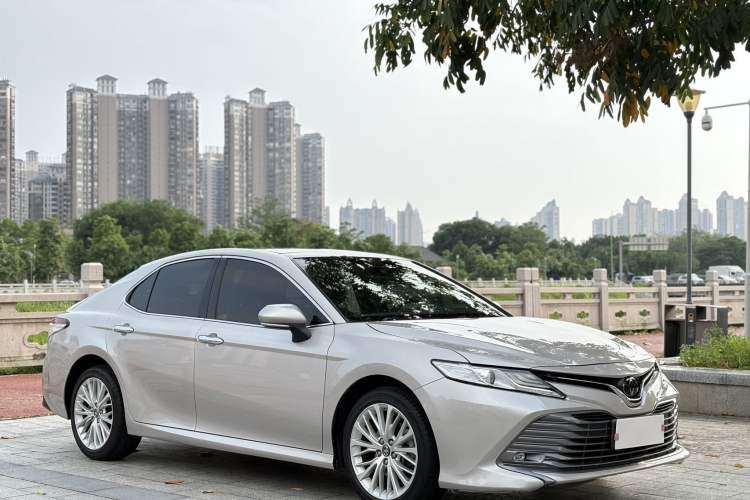 Used Toyota Camry 2019 Revised Version 2.5G Luxury Edition Front Right 45 Deg
