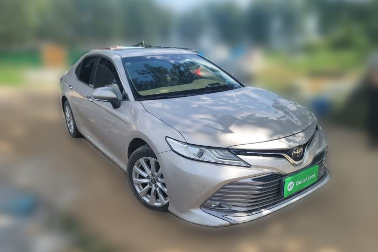 Used Toyota Camry 2019 Revised Version 2.0G Luxury Edition Front Right 45 Deg