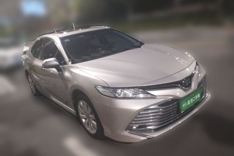 Used Toyota Camry 2019 Revised Version 2.0G Luxury Edition Front Right 45 Deg