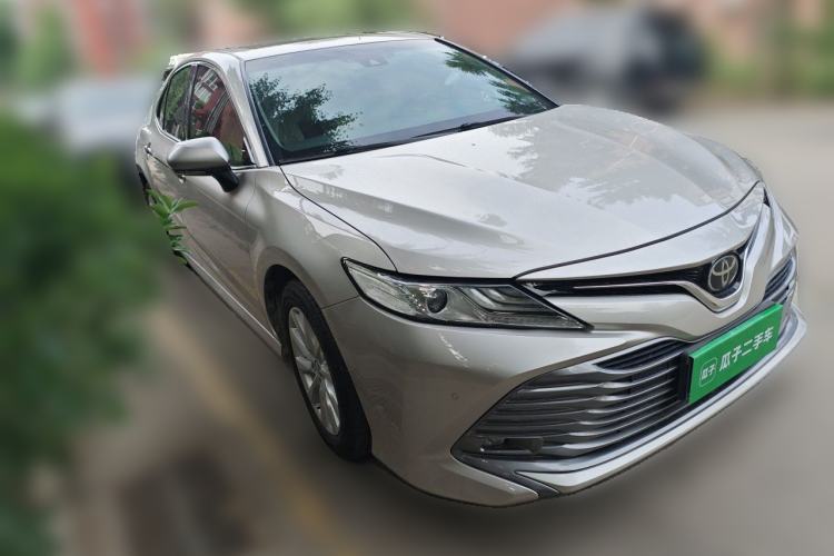 Used Toyota Camry 2019 Revised Version 2.0G Luxury Edition Front Right 45 Deg