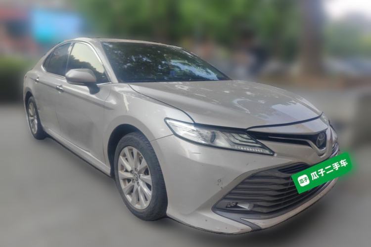 Used Toyota Camry 2019 Revised Version 2.0G Luxury Edition Front Right 45 Deg