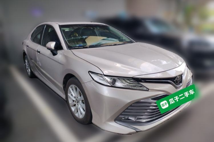 Used Toyota Camry 2019 Revised Version 2.0G Luxury Edition Front Right 45 Deg