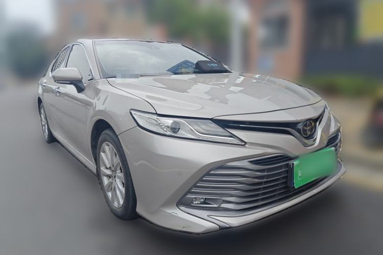 Used Toyota Camry 2019 Revised Version 2.0G Luxury Edition Front Right 45 Deg