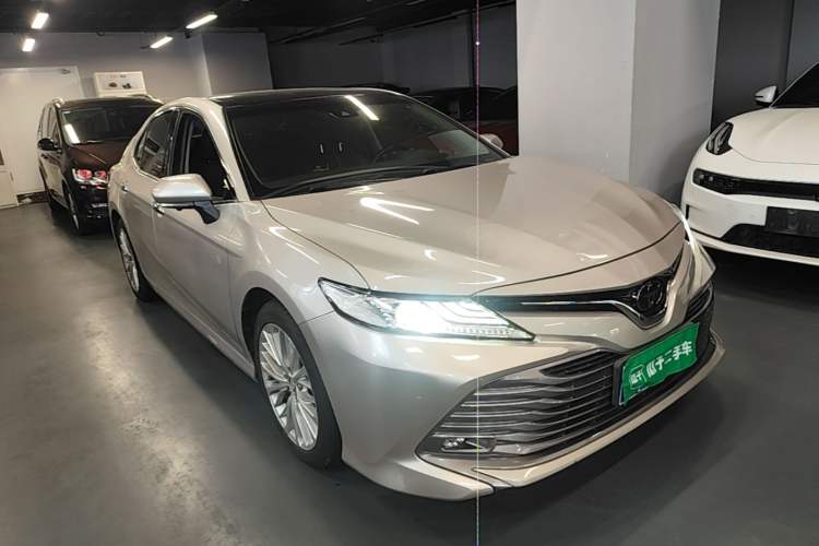 Used Toyota Camry 2019 2.5G Luxury Edition China VI Standard Front Right 45 Deg