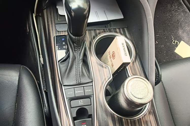 Used Toyota Camry 2019 2.5G Luxury Edition China VI Standard Gear Lever