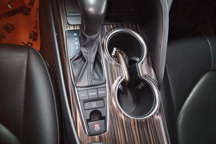Used Toyota Camry 2019 2.5G Luxury Edition China VI Standard Gear Lever