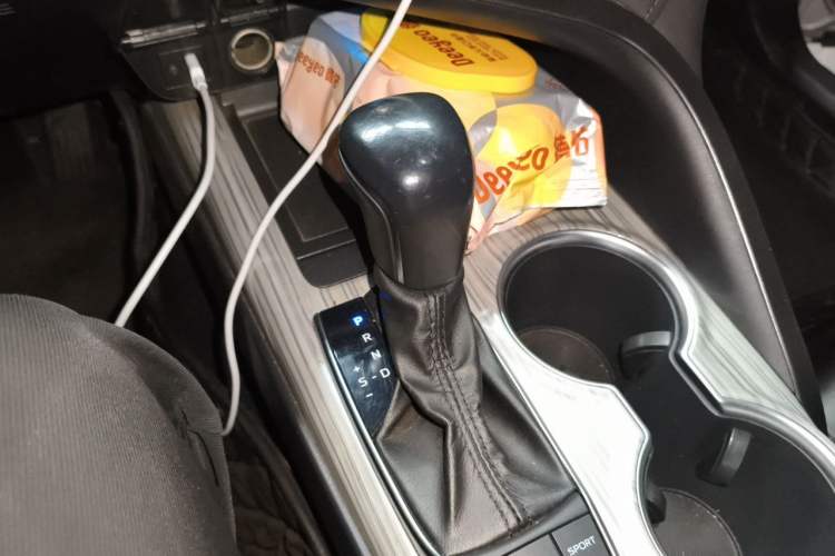 Used Toyota Camry 2019 Revised Version Dual-Engine 2.5 HG Luxury Edition Gear Lever
