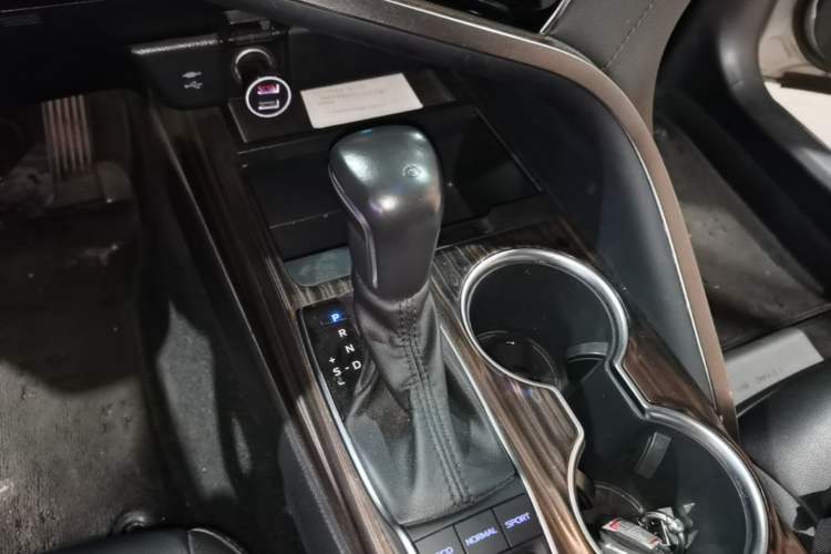 Used Toyota Camry 2019 2.5G Luxury Edition China VI Standard Gear Lever