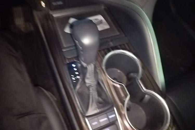 Used Toyota Camry 2019 Revised Version 2.5G Luxury Edition Gear Lever