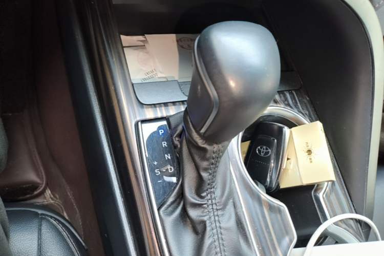 Used Toyota Camry 2019 Revised Version 2.5G Luxury Edition Gear Lever