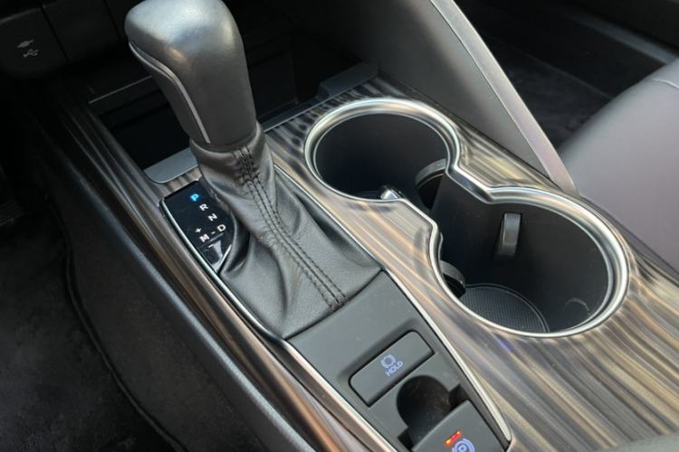 Used Toyota Camry 2019 2.0G Luxury Edition China VI Standard Gear Lever