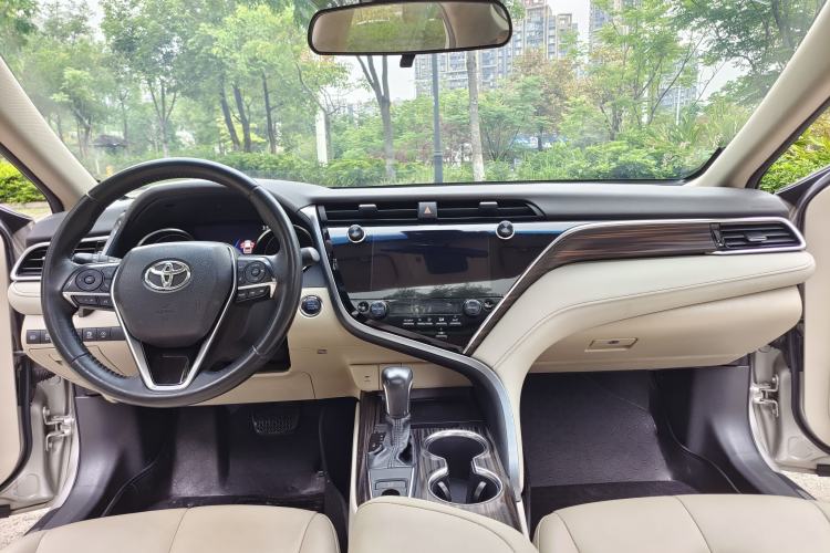 Used Toyota Camry 2019 2.0G Luxury Edition China VI Standard Gear Lever