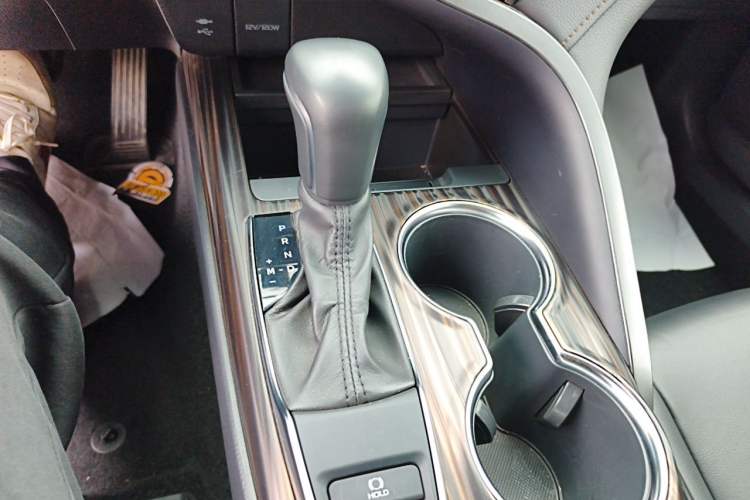 Used Toyota Camry 2019 2.0G Luxury Edition China VI Standard Gear Lever