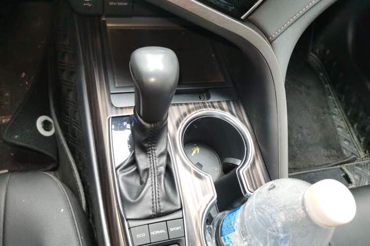 Used Toyota Camry 2019 2.5G Luxury Edition China VI Standard Gear Lever