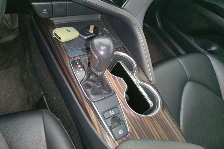Used Toyota Camry 2019 2.0G Luxury Edition China VI Standard Gear Lever