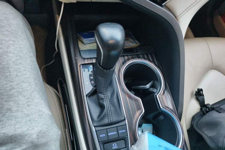 Used Toyota Camry 2019 2.5G Luxury Edition China VI Standard Gear Lever