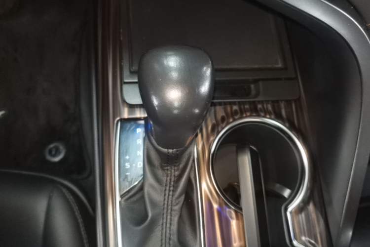 Used Toyota Camry 2019 2.5G Luxury Edition China VI Standard Gear Lever