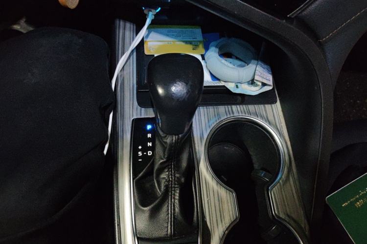 Used Toyota Camry 2019 Dual-Engine 2.5 HG Luxury Edition China VI Standard Gear Lever