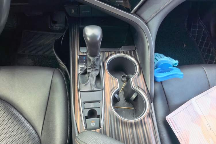 Used Toyota Camry 2019 2.0G Luxury Edition China VI Standard Gear Lever