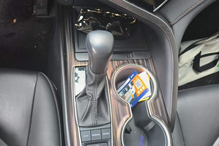 Used Toyota Camry 2019 2.5G Luxury Edition China VI Standard Gear Lever