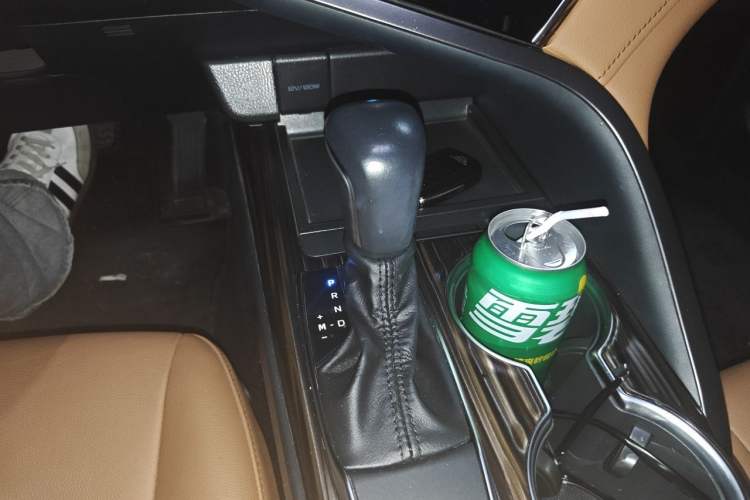 Used Toyota Camry 2019 Revised Version 2.0G Luxury Edition Gear Lever