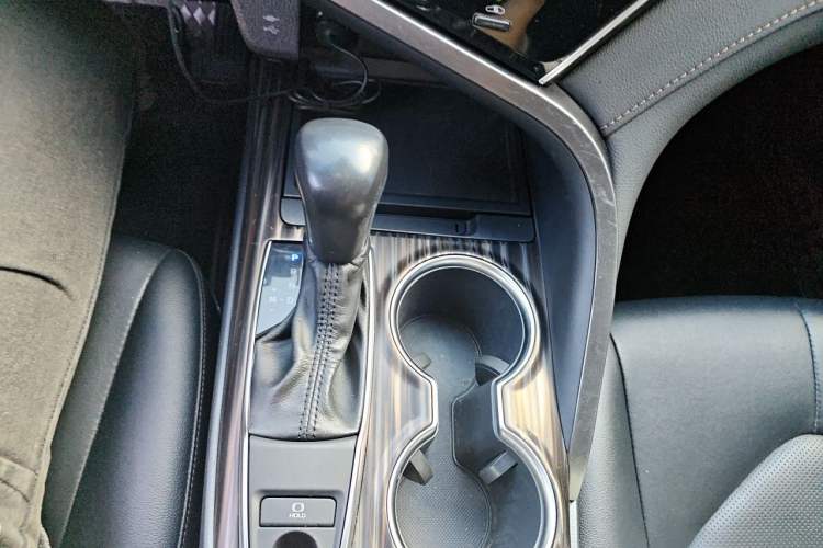 Used Toyota Camry 2019 2.0G Luxury Edition China VI Standard Gear Lever