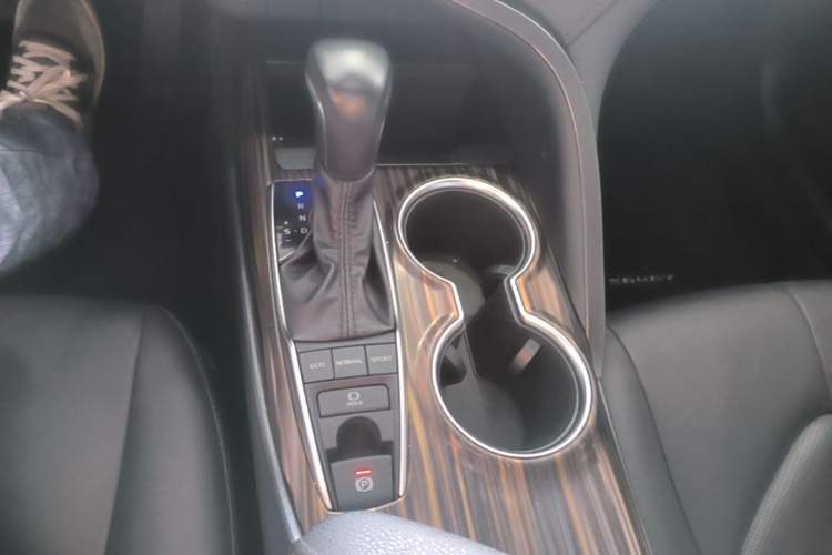 Used Toyota Camry 2019 Revised Version 2.5G Luxury Edition Gear Lever