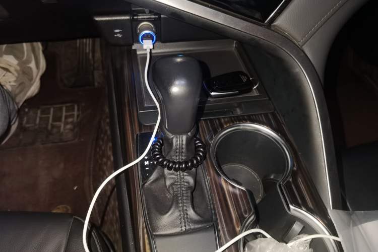Used Toyota Camry 2019 Revised Version 2.0G Luxury Edition Gear Lever