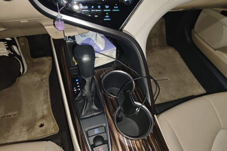 Used Toyota Camry 2019 2.0G Luxury Edition China VI Standard Gear Lever