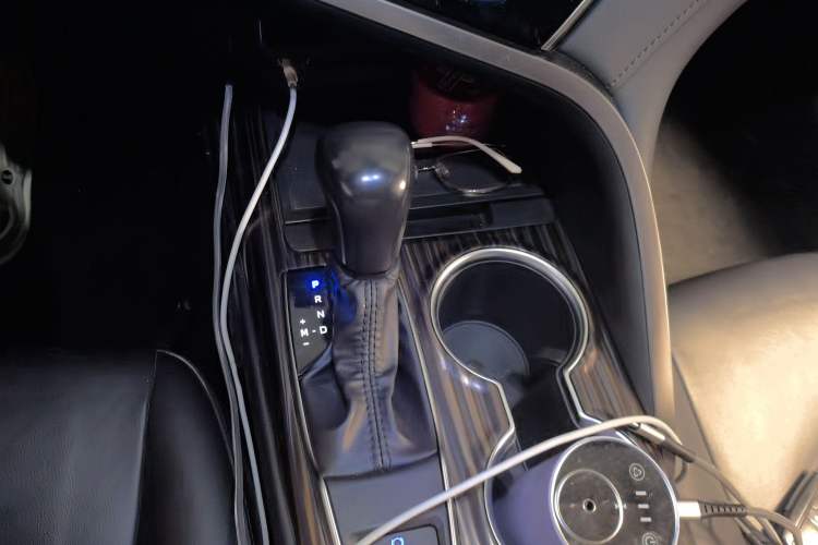 Used Toyota Camry 2019 2.0G Luxury Edition China VI Standard Gear Lever